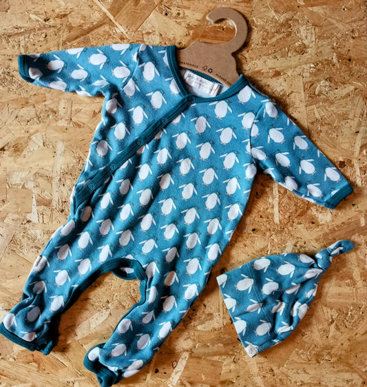 Pigeon Organics Onesie and Hat Set - Penquin (0-3m)